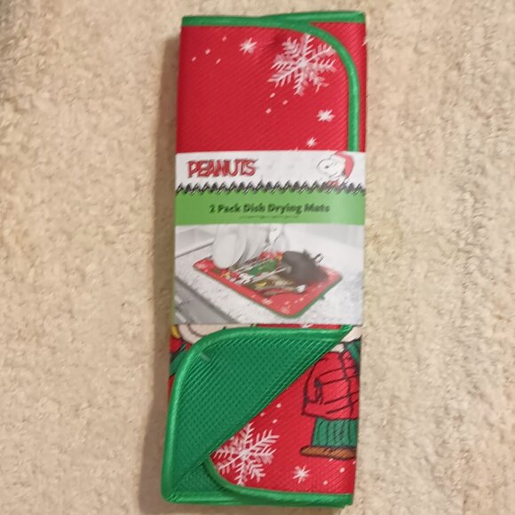 NWT ~ 2 Pack of Peanuts Snoopy & Friends Holiday Microfiber Dish Drying Mats - Picture 3 of 7
